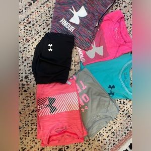 Bundle of girls Under Armour shirts Size Youth XL